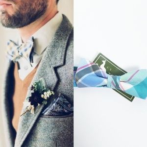 Mens classic bow tie blue plaid it.